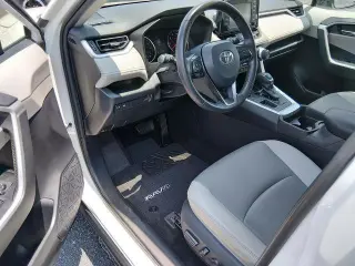 Toyota RAV4 2019 XLE Premium 4dr SUV