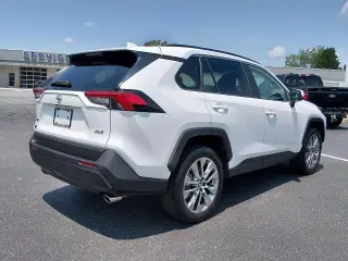 Toyota RAV4 2019 XLE Premium 4dr SUV