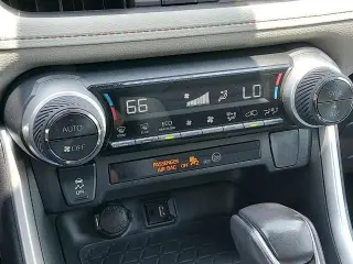 Toyota RAV4 2019 XLE Premium 4dr SUV