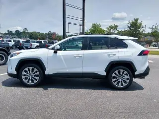 Toyota RAV4 2019 XLE Premium 4dr SUV