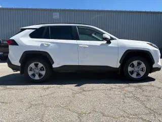Toyota RAV4 Hybrid 2025 AWD LE 4dr SUV
