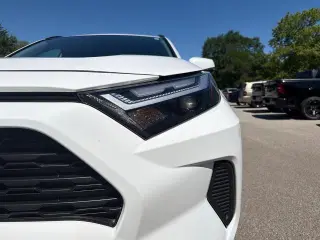Toyota RAV4 Hybrid 2025 AWD LE 4dr SUV