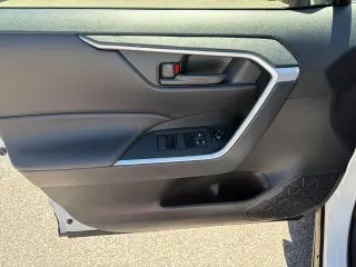 Toyota RAV4 Hybrid 2025 AWD LE 4dr SUV