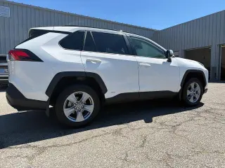 Toyota RAV4 Hybrid 2025 AWD LE 4dr SUV