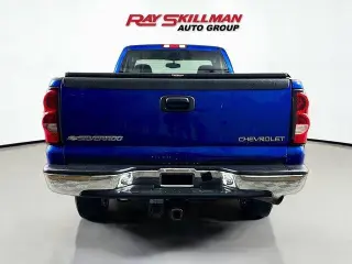 Chevrolet Silverado 2500HD 2004 2dr Standard Cab LS 4WD LB