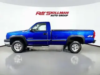 Chevrolet Silverado 2500HD 2004 2dr Standard Cab LS 4WD LB