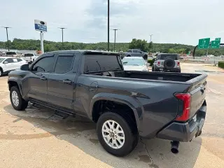 Toyota Tacoma 2025 4x4 SR5 4dr Double Cab 5.0 ft SB