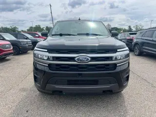 Ford Expedition 2023 4x4 XLT 4dr SUV