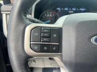 Ford Expedition 2023 4x4 XLT 4dr SUV
