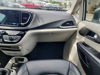 Chrysler Pacifica 2023 Touring L 4dr Mini-Van
