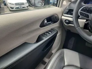 Chrysler Pacifica 2023 Touring L 4dr Mini-Van