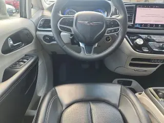 Chrysler Pacifica 2023 Touring L 4dr Mini-Van
