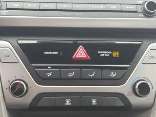 Hyundai ELANTRA 2018 SEL 4dr Sedan (US)