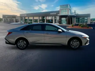 Hyundai ELANTRA 2024 SEL 4dr Sedan