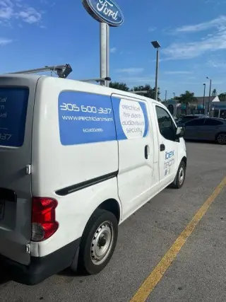 Nissan NV200 2015 S 4dr Cargo Mini-Van