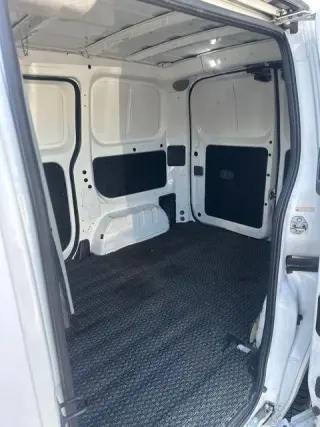 Nissan NV200 2015 S 4dr Cargo Mini-Van