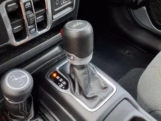Jeep Wrangler 2024 4x4 Sport 4dr SUV