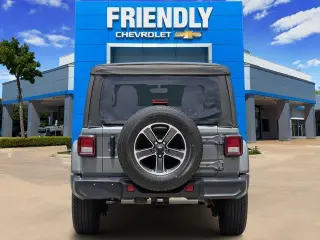 Jeep Wrangler 2023 4x4 Sahara 4dr SUV