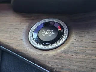 Jeep Grand Cherokee 2022 4x4 Summit 4dr SUV (midyear release)