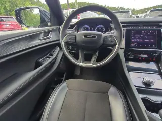 Jeep Grand Cherokee L 2025 4x4 Laredo 4dr SUV
