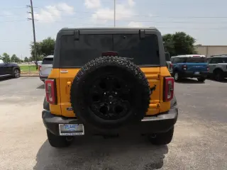 Ford Bronco 2021 4x4 First Edition Advanced 2dr SUV