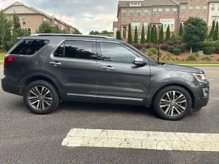 Ford Explorer 2017 AWD Platinum 4dr SUV