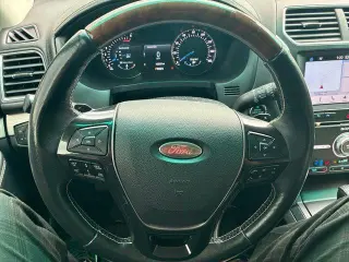 Ford Explorer 2017 AWD Platinum 4dr SUV