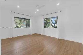 Propiedad en alquiler con 3 habitaciones y 2.5 baños en Miami Shores