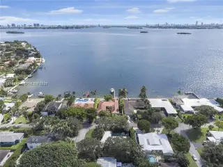 Propiedad en alquiler con 3 habitaciones y 2.5 baños en Miami Shores
