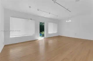 Propiedad en alquiler con 3 habitaciones y 2.5 baños en Miami Shores