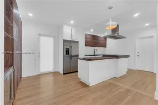 Propiedad en alquiler con 3 habitaciones y 2.5 baños en Miami Shores