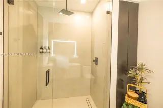Propiedad en alquiler con 3 habitaciones y 4 baños en el Condado de Dade no incorporado