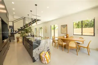 Propiedad en alquiler con 3 habitaciones y 4 baños en el Condado de Dade no incorporado