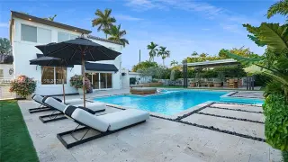 Propiedad en alquiler con 4 habitaciones y 4 baños en Miami