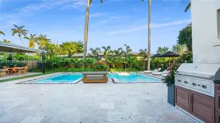 Propiedad en alquiler con 4 habitaciones y 4 baños en Miami