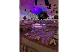 SALÓN EN HOLLYWOOD