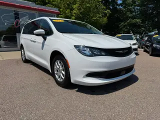 2022 Chrysler Voyager
