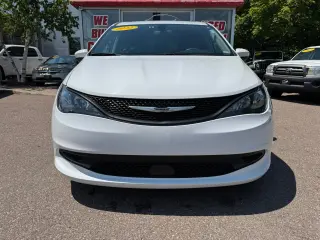 2022 Chrysler Voyager