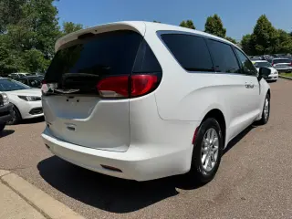 2022 Chrysler Voyager