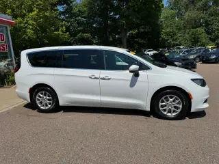 2022 Chrysler Voyager