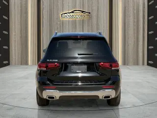 2023 Mercedes-Benz GLB 250