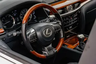 2019 Lexus LX 570