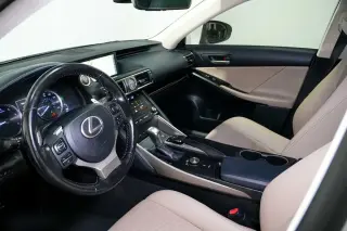 2017 Lexus IS Turbo