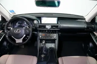2017 Lexus IS Turbo