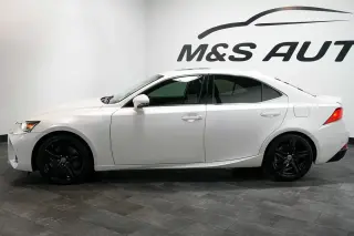 2017 Lexus IS Turbo