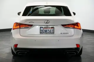 2017 Lexus IS Turbo