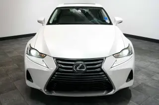2017 Lexus IS Turbo
