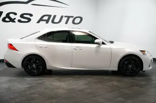 2017 Lexus IS Turbo