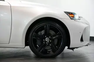 2017 Lexus IS Turbo
