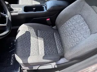 2025 Nissan Kicks